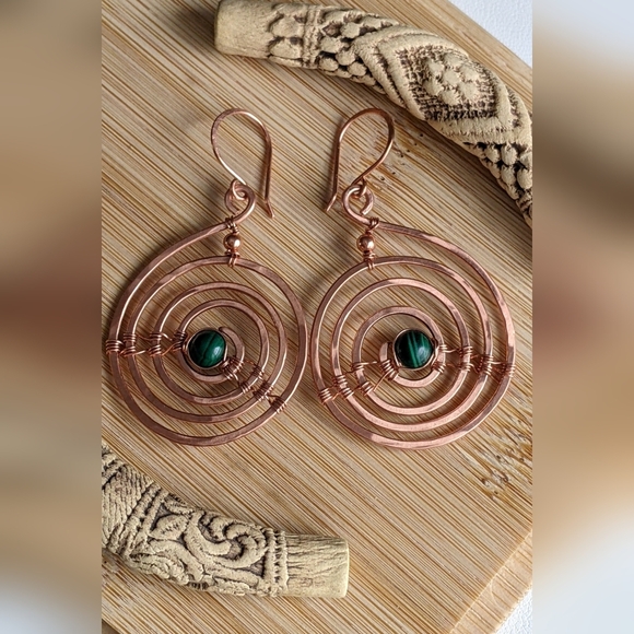Mesmerizing Copper Spiral Earrings Malachite Gems - Picture 6 of 12
